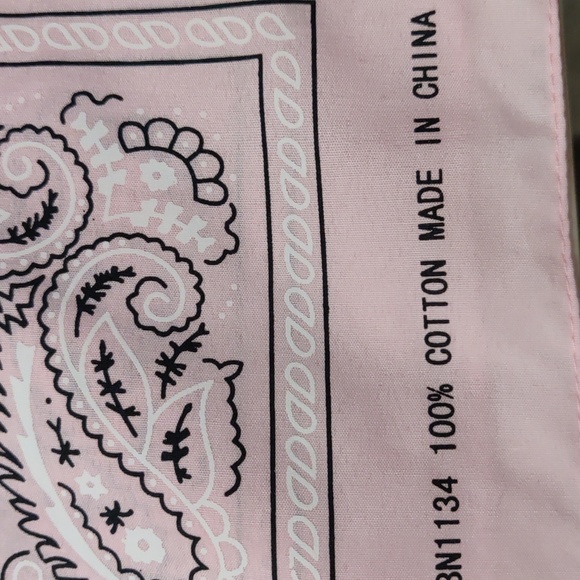 12 Pink Paisley Bandanas - Picture 4 of 5